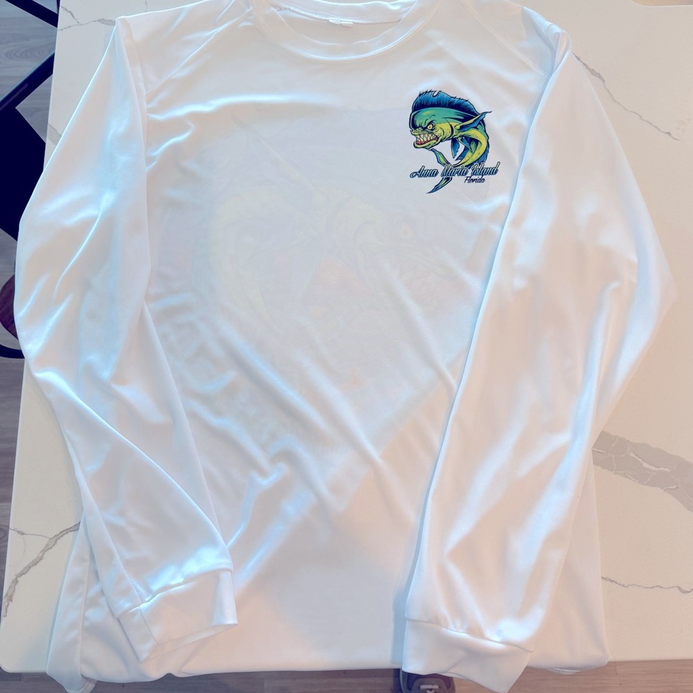 Fishing shirt SPF 50 protection.